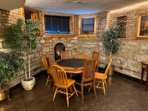 Lake View East Apartamento | Inspiring Grotto Sleeps 10-20 Free TV & Parking