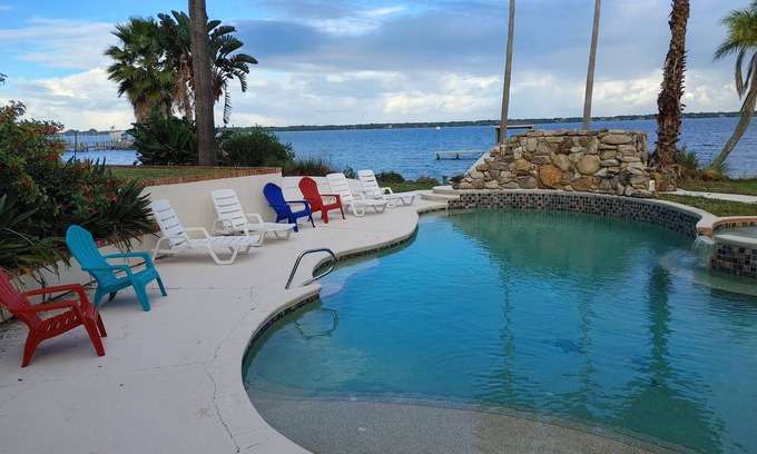 Tropic Casa | Inter-Coastal 2 BR Apt. within Villa with heated pool, kitchen and dining room