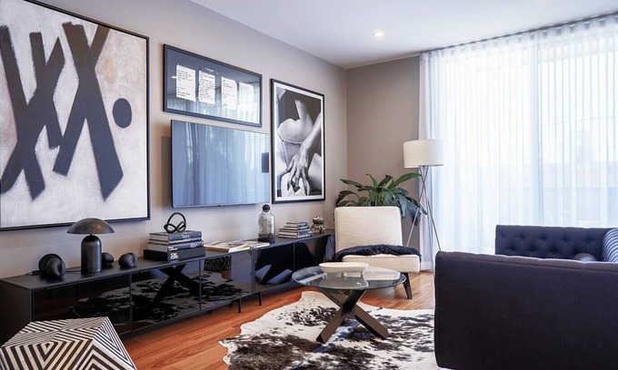 Plympton Apartamento | Interior Designed Art Haven between City and Beach