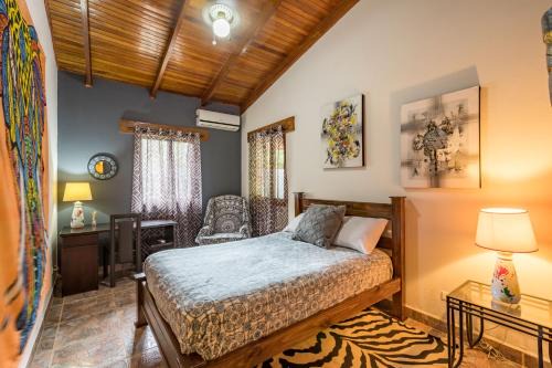 Barrio Las Parcelas Casa | Intimate Earthy Vibe - Bedroom in a Tropical Paradise