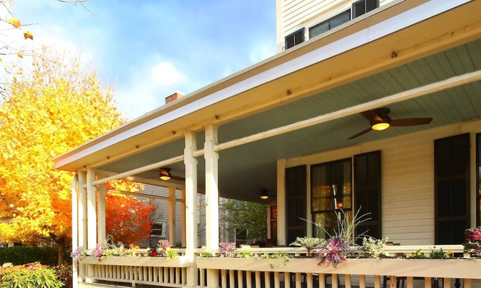Milford Casa | Intimate & Historic Retreat, Prime Location near Delaware River- Free Breakfast