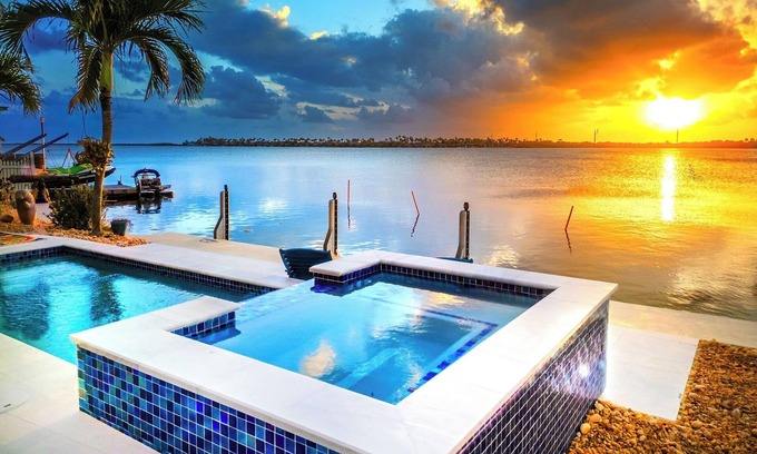 Bay Point Casa | Into the Blues- Oceanfront Beach House