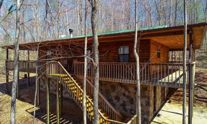 Cosby Casa | Into the Wild Cabin