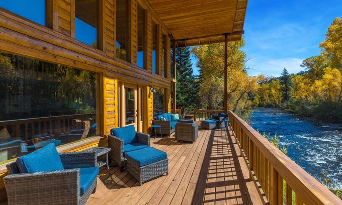 South Fork Casa | Intown Hidden Gem Overlooking the South Fork River/20 minutes to Wolf Creek