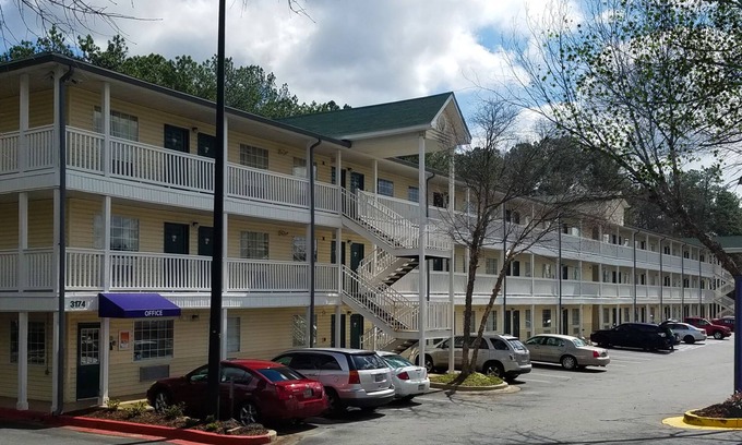 Town Center Hotel | InTown Suites Extended Stay Atlanta GA - KSU/Kennesaw