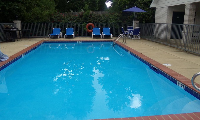 Auburn - Opelika Hotel | InTown Suites Extended Stay Auburn AL - Auburn University