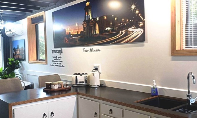 Invercargill Apartamento | Invercargill Picture Apartment Full Bath + yard