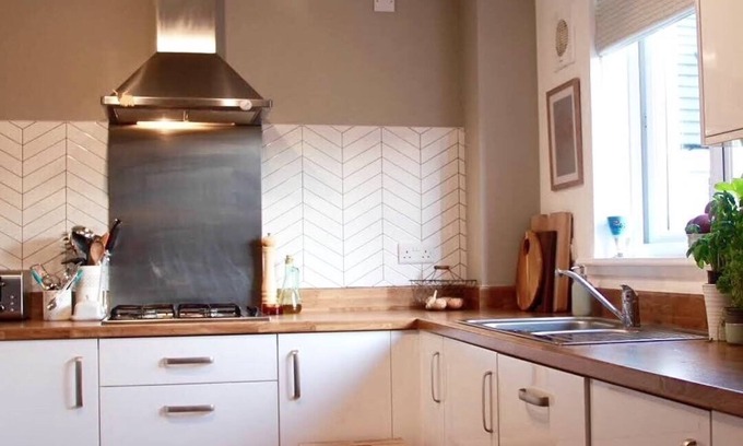 Kirkliston Casa | Inviting 4 bed home for Edinburgh Fringe Festival & Scotland Exploration