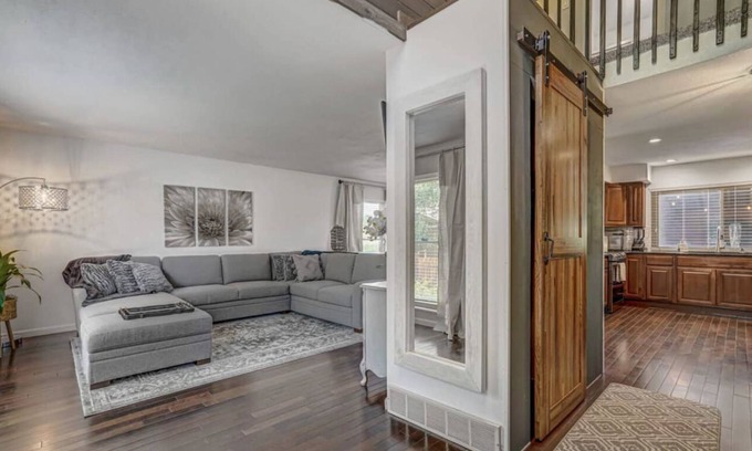 Village Seven Casa | Inviting 5 Bedroom Home Centrally Located
