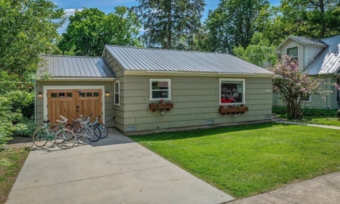 Sandpoint Casa | Inviting and Comfortable | 2 Bed, 2 Bath