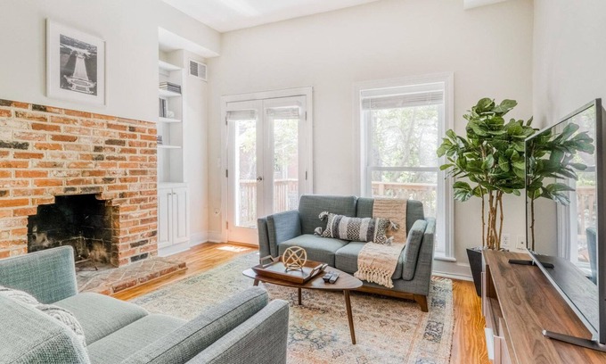 Stanton Park Casa | Inviting Capitol Hill 3BR, close to Museums & National Park, by Blueground
