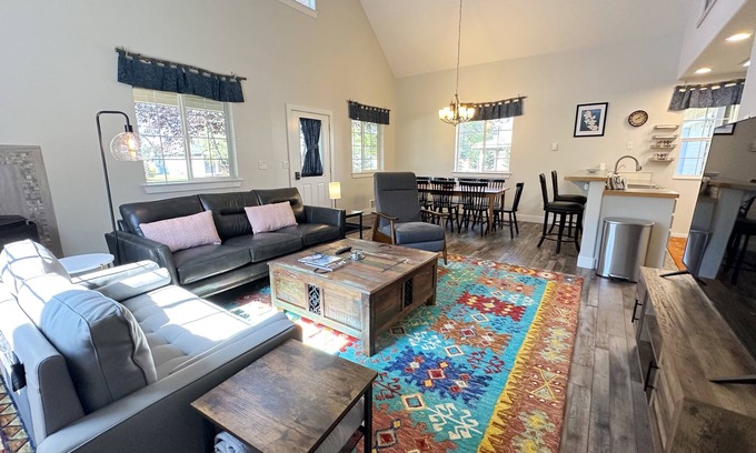 Creekside Meadows Casa | Inviting Family Retreat w/Hot Tub in Driggs