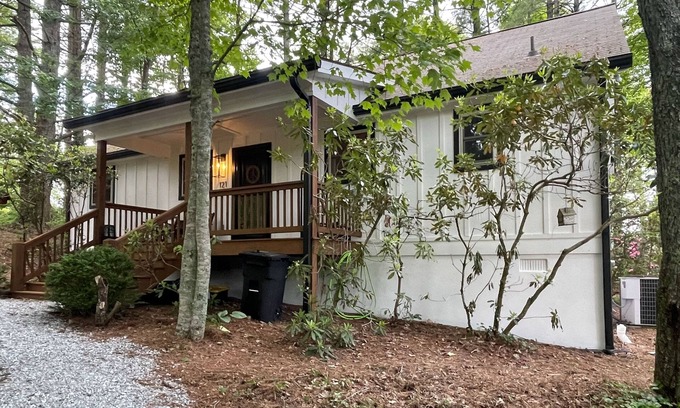 Glenville Casa | Inviting house near Lake Glenville with firepit, fireplace, grill, porch, & deck