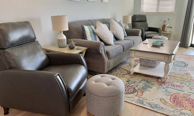 Edisto Island Condominio | Inviting waterfront condo with marsh view, pool, balcony, central AC, & W/D