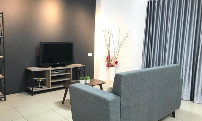 Taman Tasek Manikavasagam Casa | Ipoh Homestay Cozy and Comfortable 4R3B 13pax Indoor Car Parking SY12