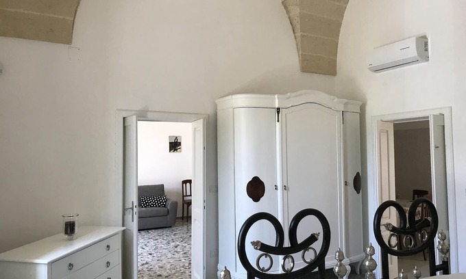Cavallino Casa | Irene Casa con bóvedas en Stella y un jardín con toldo