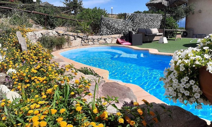 Castelsardo Villa | Irene altillo, tres dormitorios y piscina privada en un entorno natural de singular belleza