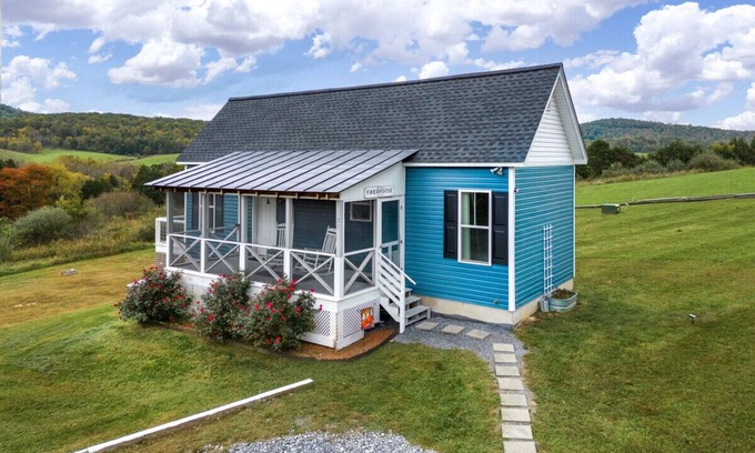 Lexington Cabaña | Irish Farmhouse - Lexington VA