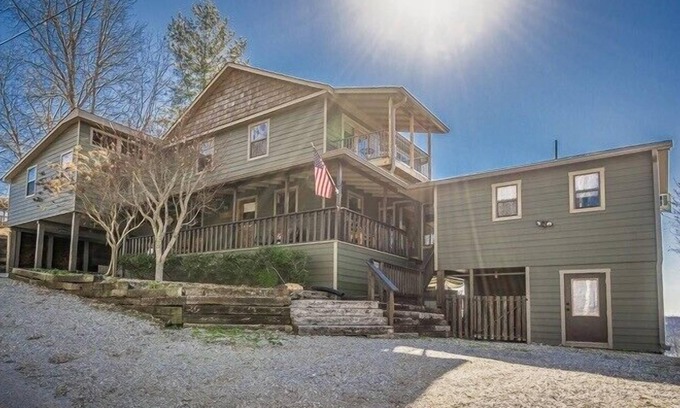Baxter Chalet De Esquí | Irish Goodbye Over Looking Center Hill Lake