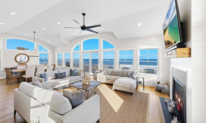 South Beach Haven Casa | "Irish Whale" Oceanfront. Fantastic Beach Haven. Sleeps 13!