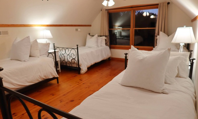 Nakina Casa | Iron Horn Farms - Fun Getaway with Animals, Fishing Ponds & Peaceful Views