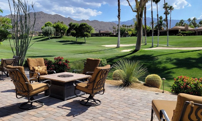 Palm Desert Casa | Retiro remodelado en el décimo green en Ironwood Country Club
