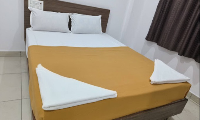 Chikkamagaluru Hotel | iROOMZ Relax Inn Lodge