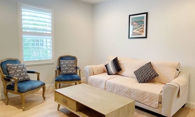 Portola Springs Condominio | Irvine townhouse close to park, community club