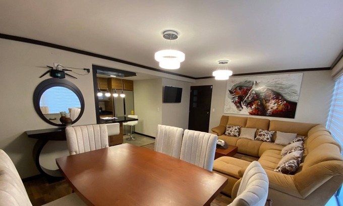 Cuenca Apartamento | Is in the city