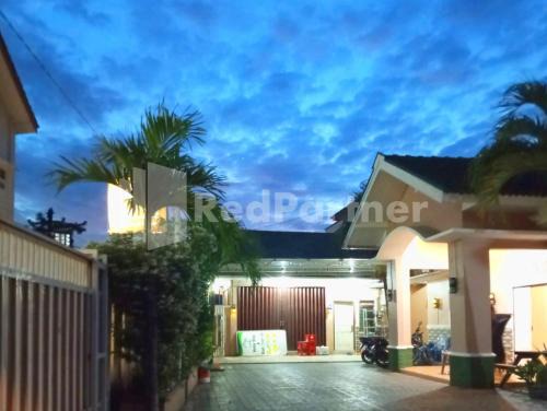 Kudus Hotel | Isa Homestay Kudus Mitra Reddoorz