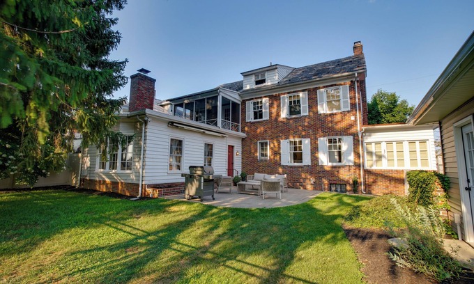 Myerstown Casa | Isaac Bahney Homestead w/ POOL & HOT TUB