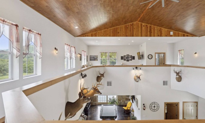 Bay City Casa | Stunning house on Isabelle Creek in Esdaile, WI!