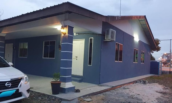 Parit Raja Casa | Ishak Kaseh Homestay