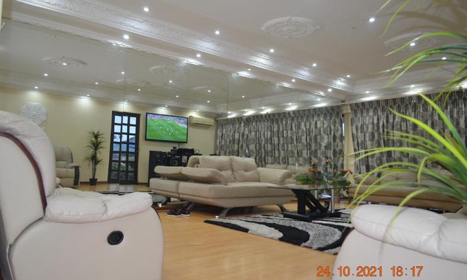 Bluff Casa | ISILOSAMANZI GUEST HOUSE