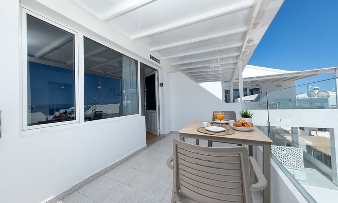 Puerto del Carmen Chalet De Esquí | Isla de Ensueño - WiFi con fibra, terraza, 500 m de la Playa