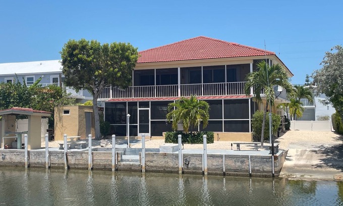 Lower Matecumbe Key Casa | Islamorada home with private boat ramp and beautiful private beach access.