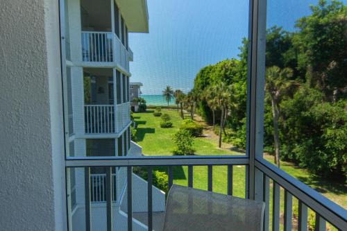 Sanibel Casa | Island Beach Club #330B