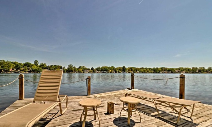 Sand Creek Casa | Island Cottage on Evans Lake Boat Rental Required