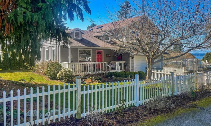 Camano Island Casa | Island Cottage