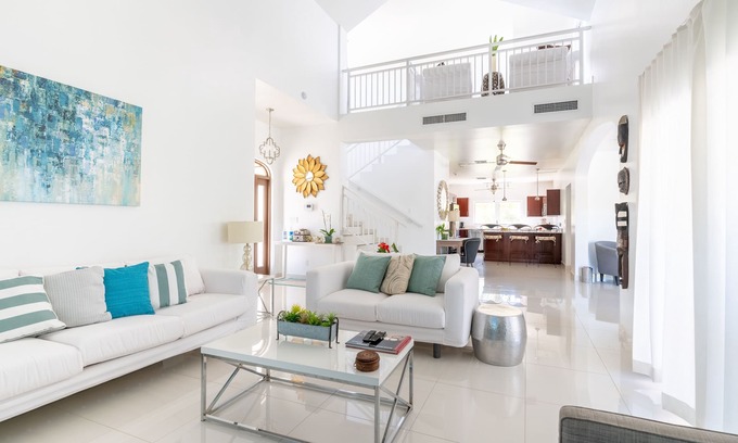 Long Bay Villa | 30% de descuento en la oferta de invierno - Villa de lujo de 3 dormitorios, Long Bay Beach, piscina privada