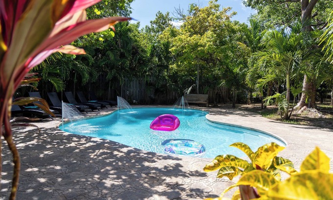 Nassau Apartamento | Cabaña moderna en jardines tropicales junto al mar