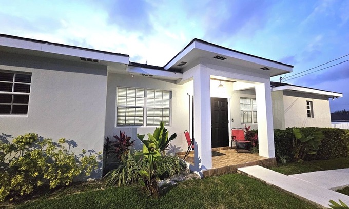 Adelaide Casa | Island Getaway Near Albany Resort, Nassau Bahamas