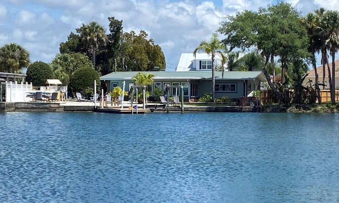 Crystal River Casa | Island home on Kings Bay - manatees at the dock!