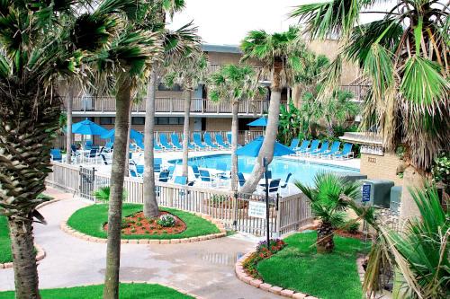 Corpus Christi Hotel | Island House BeachFront Condo Hotel