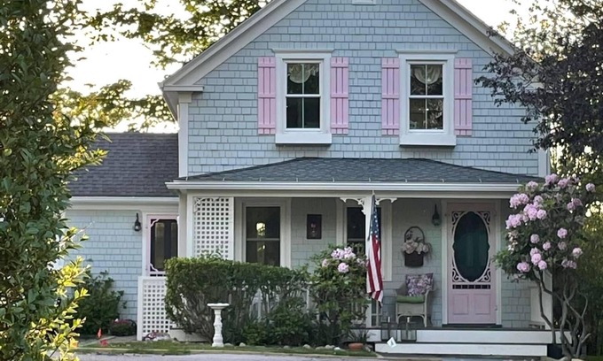 Block Island Casa | Island Jewel, pristine historic cottage, close to Old Harbor, 3 bed/1.5 bath