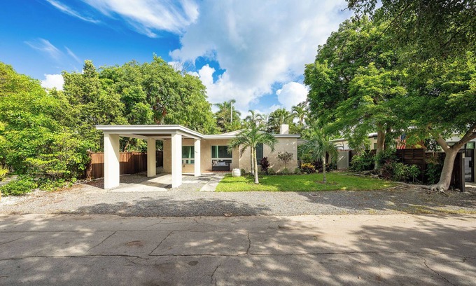 Midtown Casa | Island living 3-bed oasis w large pool, lush deck, cabana, outdoor shower