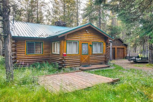 Island Park Casa | Island Park Fishing Cabin - Walk to Henrys Fork!