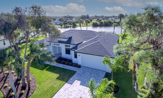 Rotonda Heights Casa | Island Pearl | Lake front | Pool | Spa