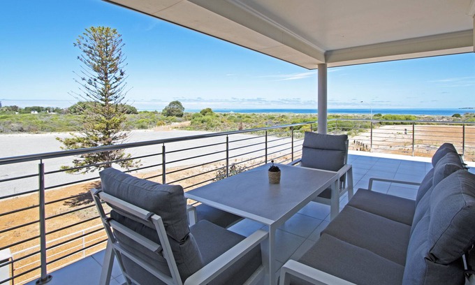 Jurien Bay Casa | Island Retreat: 4 BR, 2 BA House in Jurien Bay, Sleeps 8