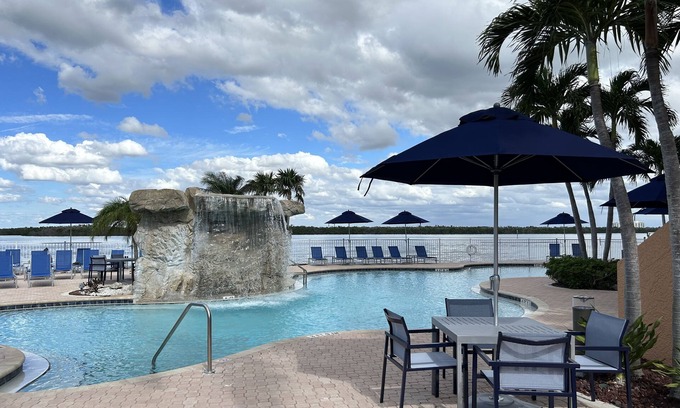 Fort Myers Beach Hotel | Island Retreat: 4 Modern Units w/ Waterfront Views, Pool & Kitchen